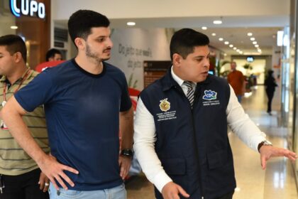 Dia das Maes Deputado Mario Cesar Filho presidente da Comissao de Defesa do Consumidor da Aleam orienta sobre cuidados nas compras e trocas de presentes 1024x682 hySOKA