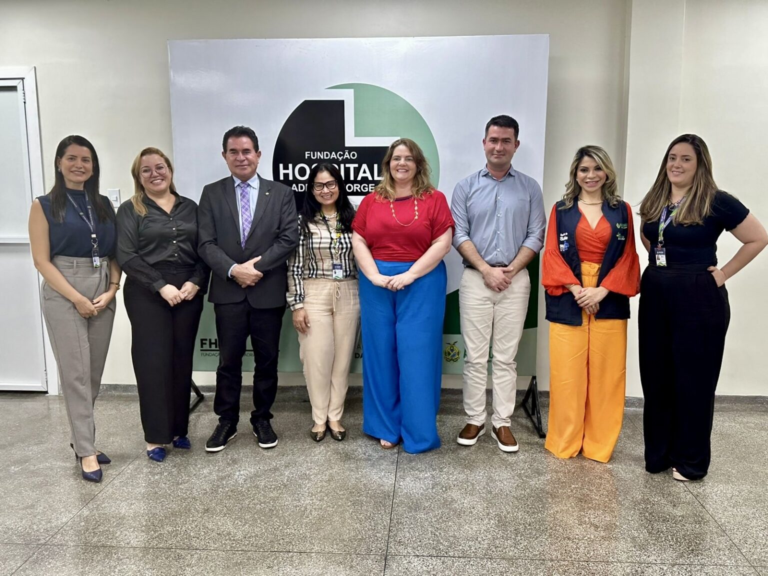 Dr. Gomes visita a Fundacao Hospital Adriano Jorge para conhecer demandas da unidade de saude 9pMpk4