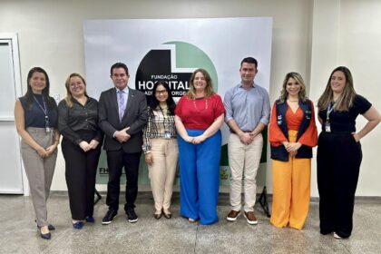 Dr. Gomes visita a Fundacao Hospital Adriano Jorge para conhecer demandas da unidade de saude 9pMpk4