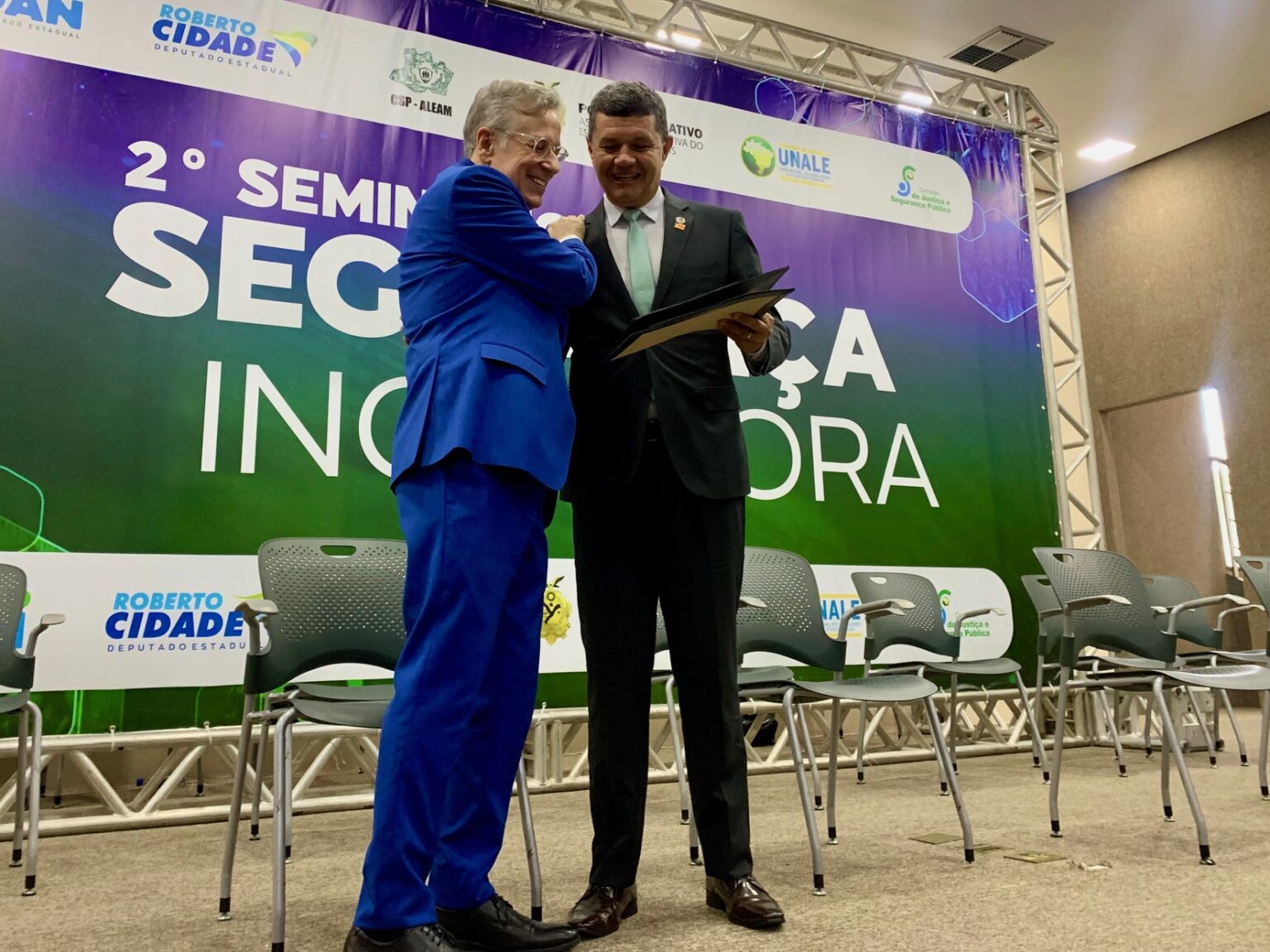 Em palestra Ricardo Balestreri afirma que dinamica do crime organizado vem de cima pra baixo 09RWAV