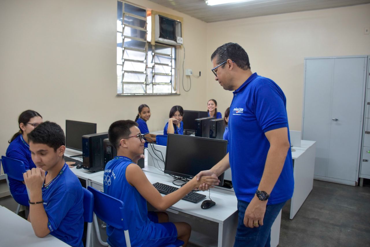 Emendas parlamentares do deputado Joao Luiz modernizam laboratorios de informaticas de escolas nas zonas Leste e Sul de Manaus Foto Mauro Smith Xh6kqi