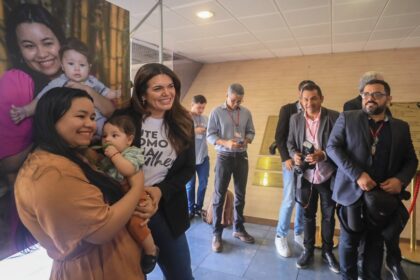 Exposicao celebra a maternidade e enfatiza a luta contra a violencia domestica em imagens de fotografos da Assembleia Legislativa Foto Hudson Fonseca RejTls