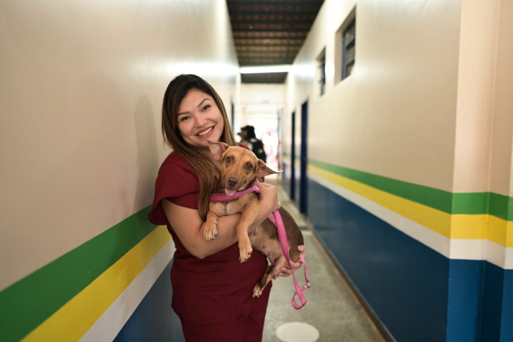 Por iniciativa da deputada Joana Darc Vila de Balbina em Presidente Figueiredo tera agendamento para castracao de animais 1024x682 SpkuOo