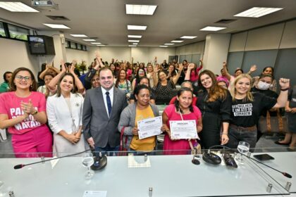 Roberto Cidade destaca importancia da Procuradoria da Mulher da Aleam durante certificacao do projeto E28098Procuradoras Legais Foto Rodrigo Brelaz 1024x683 DTpCzG