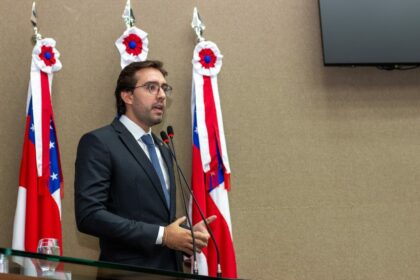 Apos abertura de curso da UEA em Novo Remanso Thiago Abrahim assegura que nao medira esforcos para levar polos rurais para outros municipios Foto Jhonantan Darth 1024x683 6RlIhB