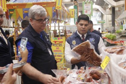CDC Aleam em conjunto com o Procon realiza fiscalizacao em supermercado na zona Norte da capital Foto Leandro Cardoso 1024x683 dAtxXY