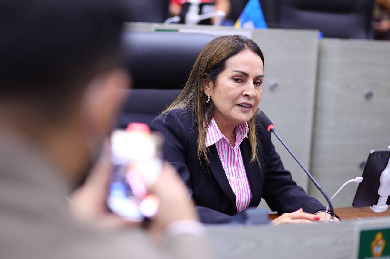 Gloria Carratte 03.06.24 aTtRr9
