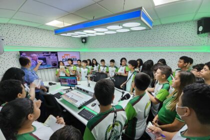 Visita estudantes scaled dvggfC