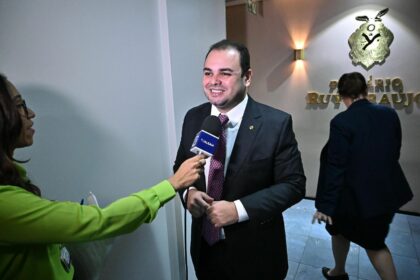 Avanca nas comissoes da Aleam PL de Roberto Cidade que fortalece o turismo sustentavel em comunidades ribeirinhas do Amazonas Foto Herick Pereira 7N0IWf