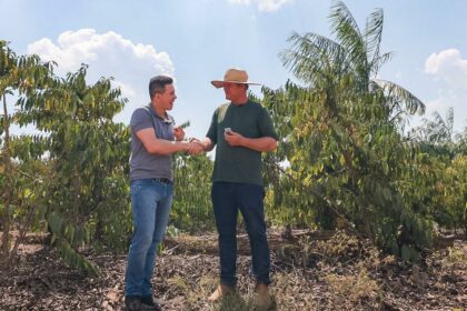 Delegado Pericles visita producao de cafe no Distrito de Realidade em Humaita Foto Marcio James BMpMHb
