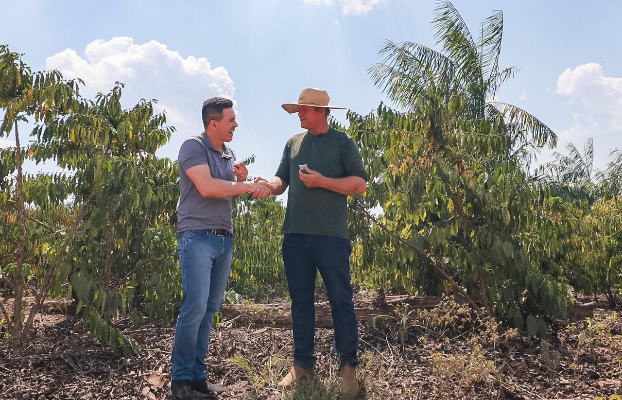 Delegado Pericles visita producao de cafe no Distrito de Realidade em Humaita Foto Marcio James BMpMHb