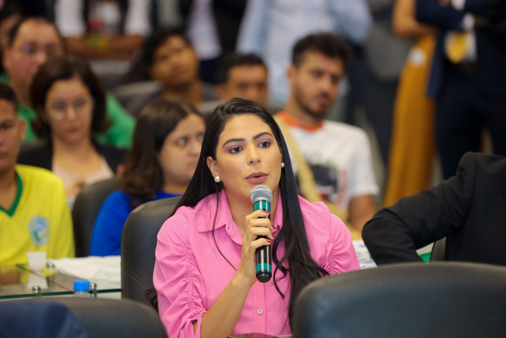Deputada Mayra Dias solicita regularizacao de pagamentos para profissionais de saude no Hospital de Labrea Foto Tadeu Rocha 1024x683 KA0eV2
