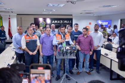 Joao Luiz participa do anuncio de decretos do governador Wilson Lima para combater a estiagem e desmatamento FLeIby