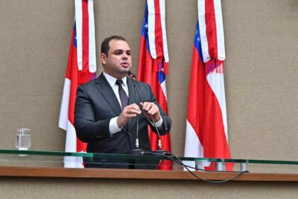 Vira lei proposta de Roberto Cidade que obriga o condutor que causar danos ao patrimonio publico a arcar com despesas de restauracao Foto Herick Pereira WO6MsR