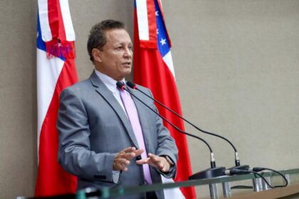 Adjuto Afonso destaca novamente crise hidrica e novo acordo de certificacao entre UEA e Inmetro Foto Ney Xavier 1024x682 EEWiRt