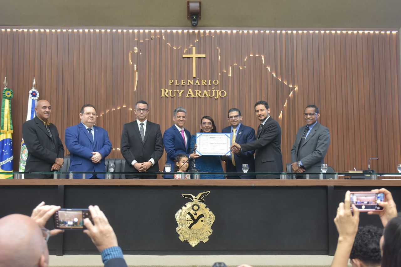 Aleam concede o Titulo de Cidada do Amazonas a pastora Rosylene Menezes por iniciativa do deputado Joao Luiz Foto Mauro Smith dTLb0a