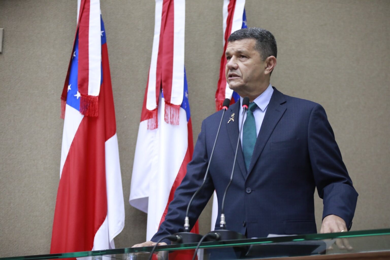 Comandante Dan comemora a data base dos servidores da educacao da saude e da seguranca publica IAVUNL