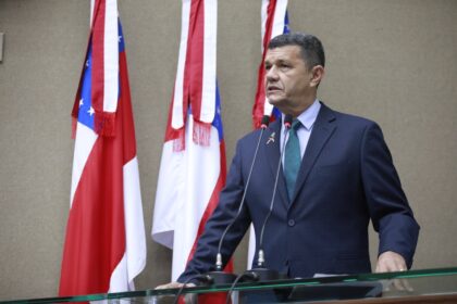 Comandante Dan comemora a data base dos servidores da educacao da saude e da seguranca publica IAVUNL