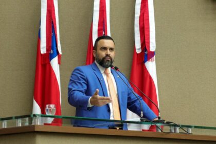 Deputado Dr. George Lins propoe campanhas informativas para melhorar atendimento nas unidades de saude Foto Leandro Castro 1024x682 Y2fsWA