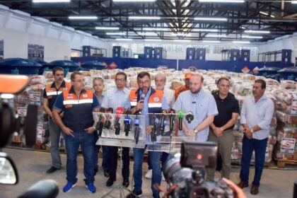 Deputado Joao Luiz participa com o governador Wilson Lima de preparacao de ajuda humanitaria a municipios em situacao de emergencia Foto Mauro Smith o9rBzU