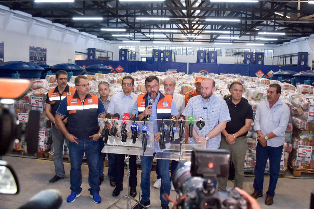 Deputado Joao Luiz participa com o governador Wilson Lima de preparacao de ajuda humanitaria a municipios em situacao de emergencia Foto Mauro Smith o9rBzU