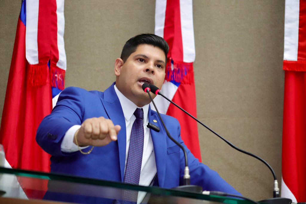 Deputado Mario Cesar Filho apresenta Projetos de Lei que pedem ressarcimento imediato em caso de falhas tecnicas nos sistemas de pagamento no comercio do Amazonas Foto Leandro Cardoso 1024x683 h7AmQF