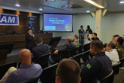 Durante seminario sobre investimentos em defesa Sinesio Campos propoe criacao de polo industrial naval no Amazonas DEzYwD