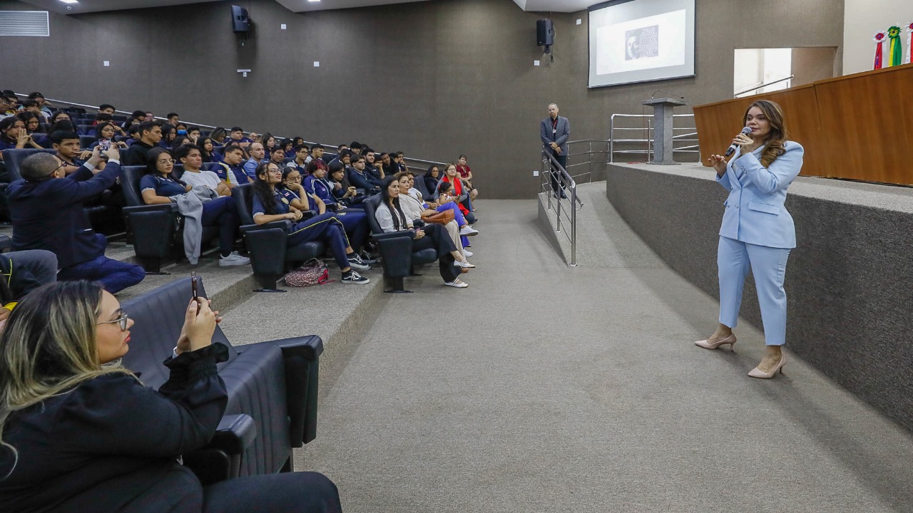 No Agosto Lilas Educando pela Cultura promove palestra sobre as formas de violencia contra a mulher Foto Alberto Cesar Araujo qNQmdN