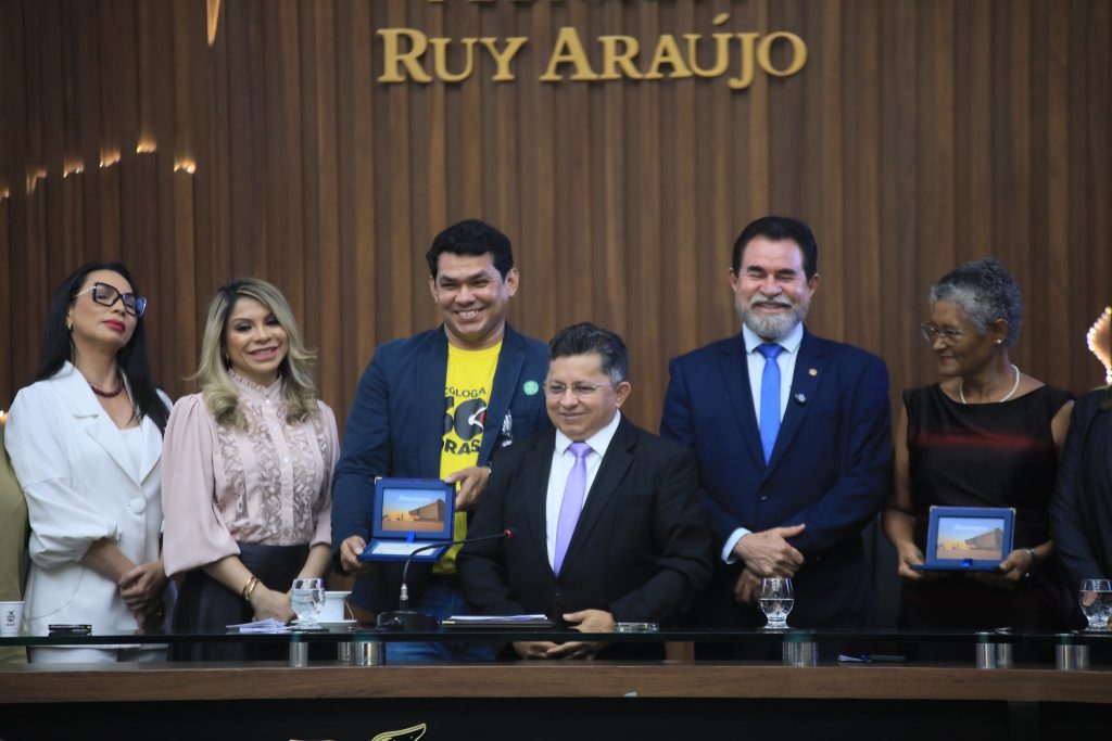 Sinesio Campos realiza Sessao Especial para celebrar o Dia do Psicologo 1024x683 9HHpo3