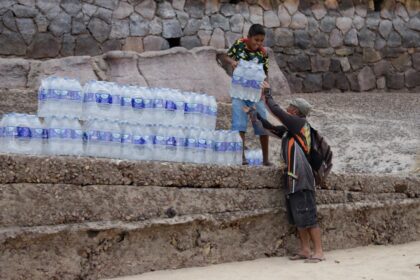 Assembleia Legislativa do Amazonas atua na doacao de agua mineral para comunidades isoladas pela seca Foto Danilo Mello oU8kf4