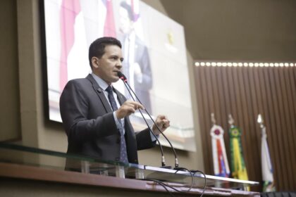 Deputado Pericles critica declaracoes de Lula sobre BR 319 e diz que Marina Silva sabota o povo do Amazonas dtYG15