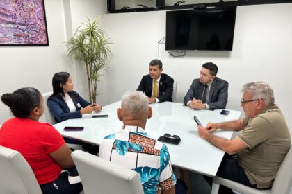 Feirantes de Manaus se reunem com deputados R52cud