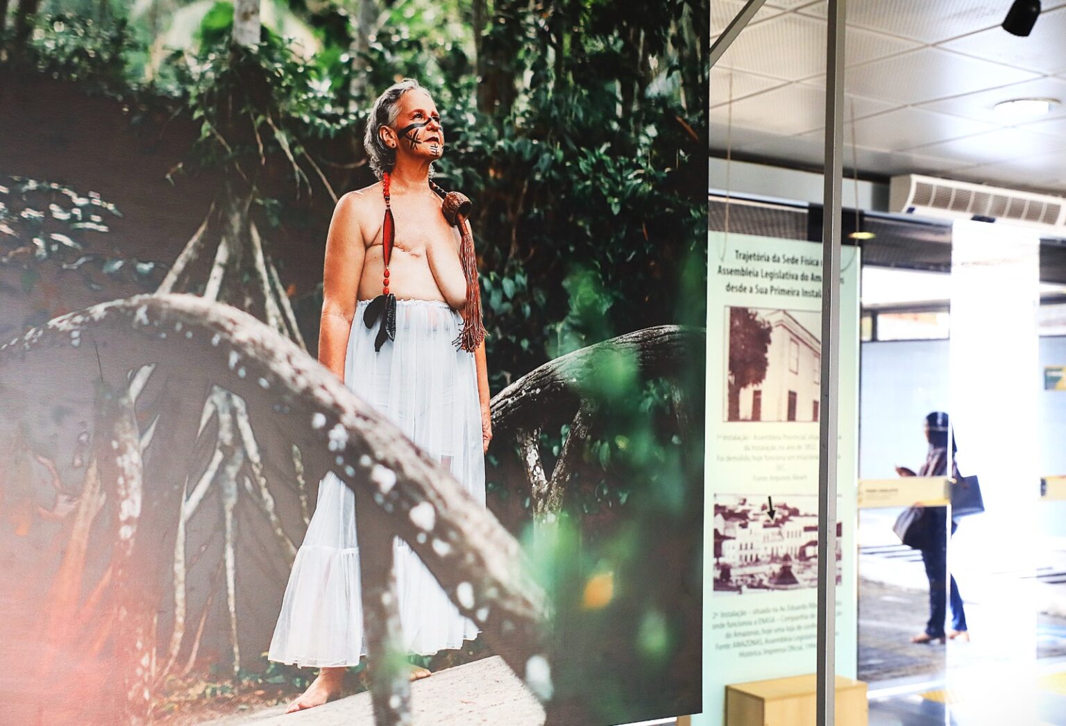 Assembleia Legislativa recebe exposicao Mulher a Forca da Natureza Amazonia e alerta sobre prevencao ao cancer de mama Foto Mariana Gurgacz snKJJF