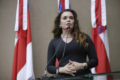 Deputada Alessandra indica Ronda Maria da Penha Auxilio Creche Analfabetismo Zero e Onibus Rosa ao prefeito de Manaus Foto Danilo Mello 1024x682 GN7FS9