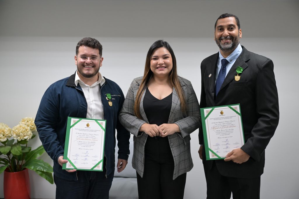 Deputada Joana Darc homenageia professores de escolas publicas por projetos com criancas e ribeirinhos no Amazonas 1024x683 Ju4Xkm