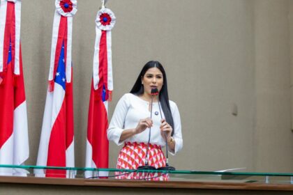 Deputada Mayra Dias cobra pagamento de profissionais de saude e denuncia falta de equipamentos no Hospital 28 de Agosto Foto Aguilar Abecassis 1024x683 3gFe95