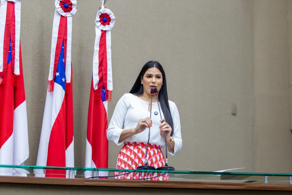 Deputada Mayra Dias cobra pagamento de profissionais de saude e denuncia falta de equipamentos no Hospital 28 de Agosto Foto Aguilar Abecassis 1024x683 3gFe95