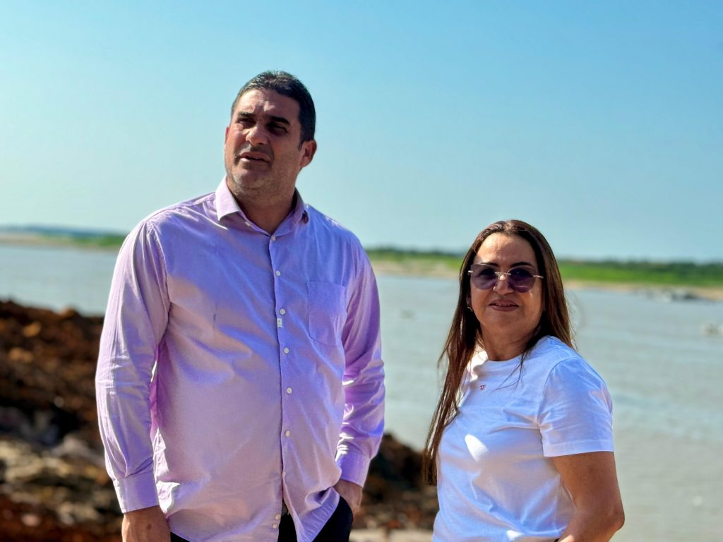 Deputado Cristiano DAngelo visita o porto de Manacapuru apos deslizamento de terra e reforca apoio as vitimas Foto Ely Caldeira 1024x768 eOr8Zc