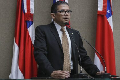 Deputado Joao Luiz alerta que caminhoneiros estao enfrentando filas ha dias na rodovia BR 319 Foto Paullo Santos ikQ0CB