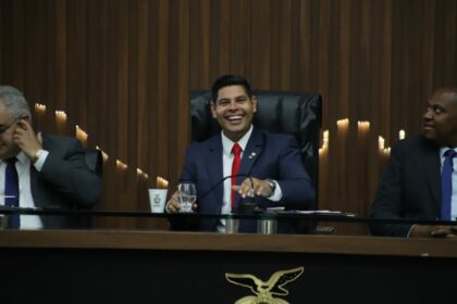 Deputado Mario Cesar Filho parabeniza Manaus pelos 355 anos e reforca compromisso com o desenvolvimento da cidade Foto Leandro Cardoso 1024x682 tbuTY0