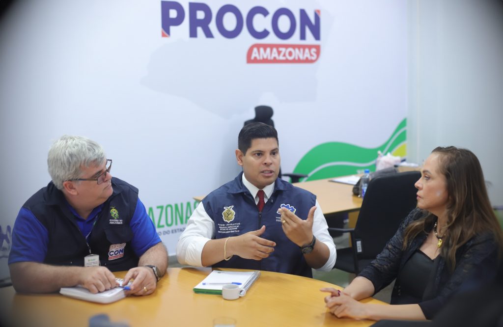 Deputado Mario Cesar Filho participa de reuniao de emergencia com Procon e Ministerio Publico sobre cancelamento de fiscalizacao em postos de combustiveis Foto Leandro Cardoso 1024x666 mtI5Vu