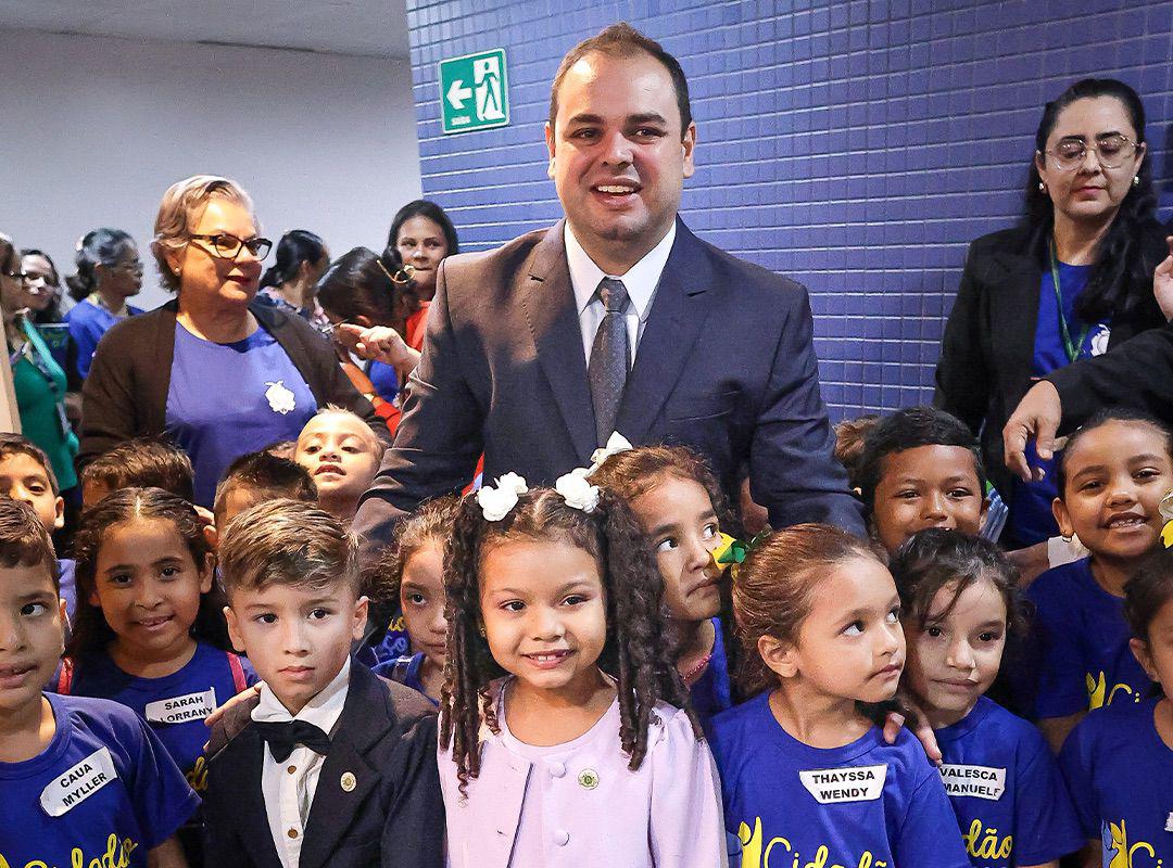 No Dia das Criancas Roberto Cidade destaca Leis de sua autoria que fortalecem a legislacao dedicada a crianca e ao adolescente Foto Rodrigo Brelaz ZSrM5b