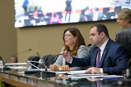 Presidente Roberto Cidade comanda votacao que aprovou remissao e renegociacao de dividas de produtores rurais junto a Afeam em razao da estiagem severa Foto Rodrigo Brelaz 30LwdT