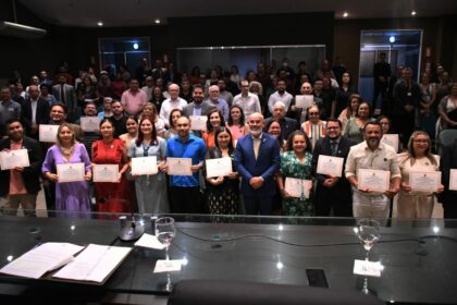 Aleam celebra Dia do Escritor Amazonense em Sessao Especial proposta pelo deputado Cabo Maciel Foto Paulo Ferraz z6LNIw