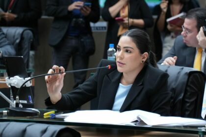 Assembleia Legislativa do Amazonas aprova PL de Mayra Dias que promove saude mental para profissionais da educacao Foto Aguilar Abecassis 1024x683 eGdscZ