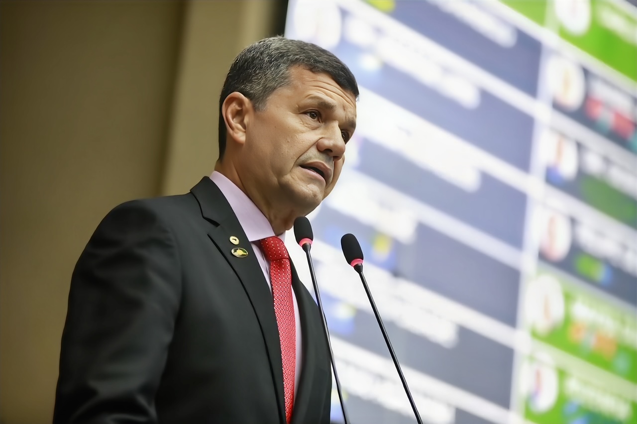 Comandante Dan apresenta Projeto de Lei que propoe o fim das revistas intimas vexatorias 0OeRVv