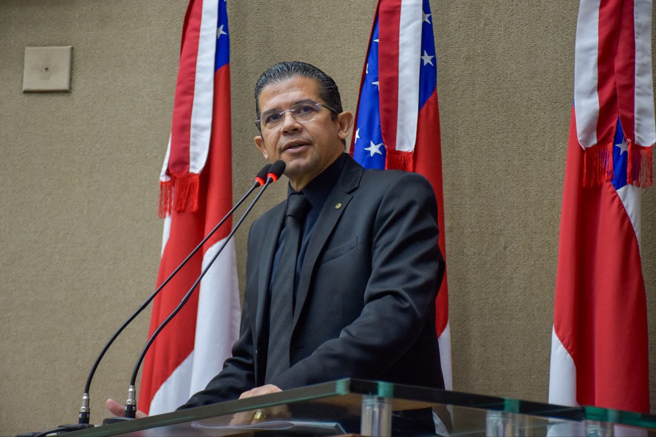 Deputado Joao Luiz tem dois Projetos de Lei voltados a protecao e direitos das criancas e adolescentes aprovados em votacao na Aleam oNvulT