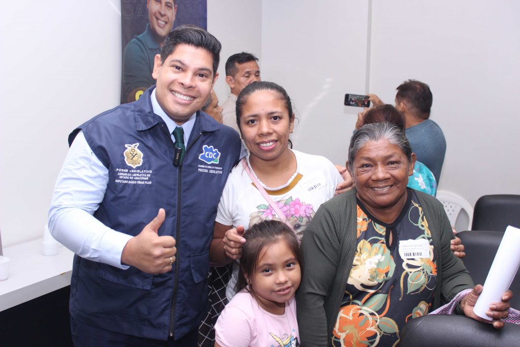 Deputado Mario Cesar Filho promove E28098Operacao Limpa Nome na Aleam em parceria com a Amazonas Energia e Aguas de Manaus Foto Leandro Cardoso 1024x683 5RVDtI