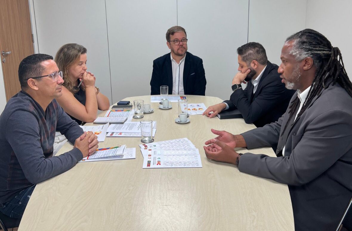 Em Brasilia deputado Daniel Almeida visita a Secretaria Nacional dos Direitos da Pessoa Idosa para fortalecer politicas publicas no Amazonas Foto Gilson Mello EIMd98