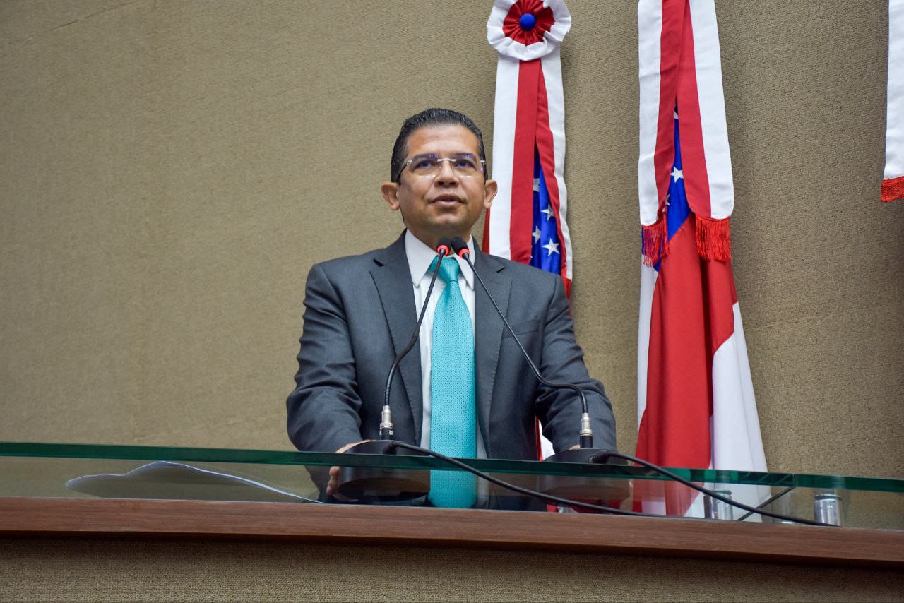PL de Joao Luiz que propoe que seja consultado antecedentes criminais de profissionais que trabalham com criancas e adolescentes e aprovado na Aleam Foto Mauro Smith anAjtv